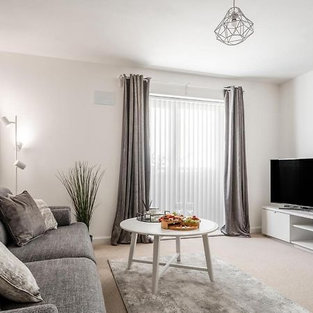 Lovely Modern 2 Bed City Centre Apartment With Free Parking - Double Or Twin Beds Available Wolverhampton Kültér fotó