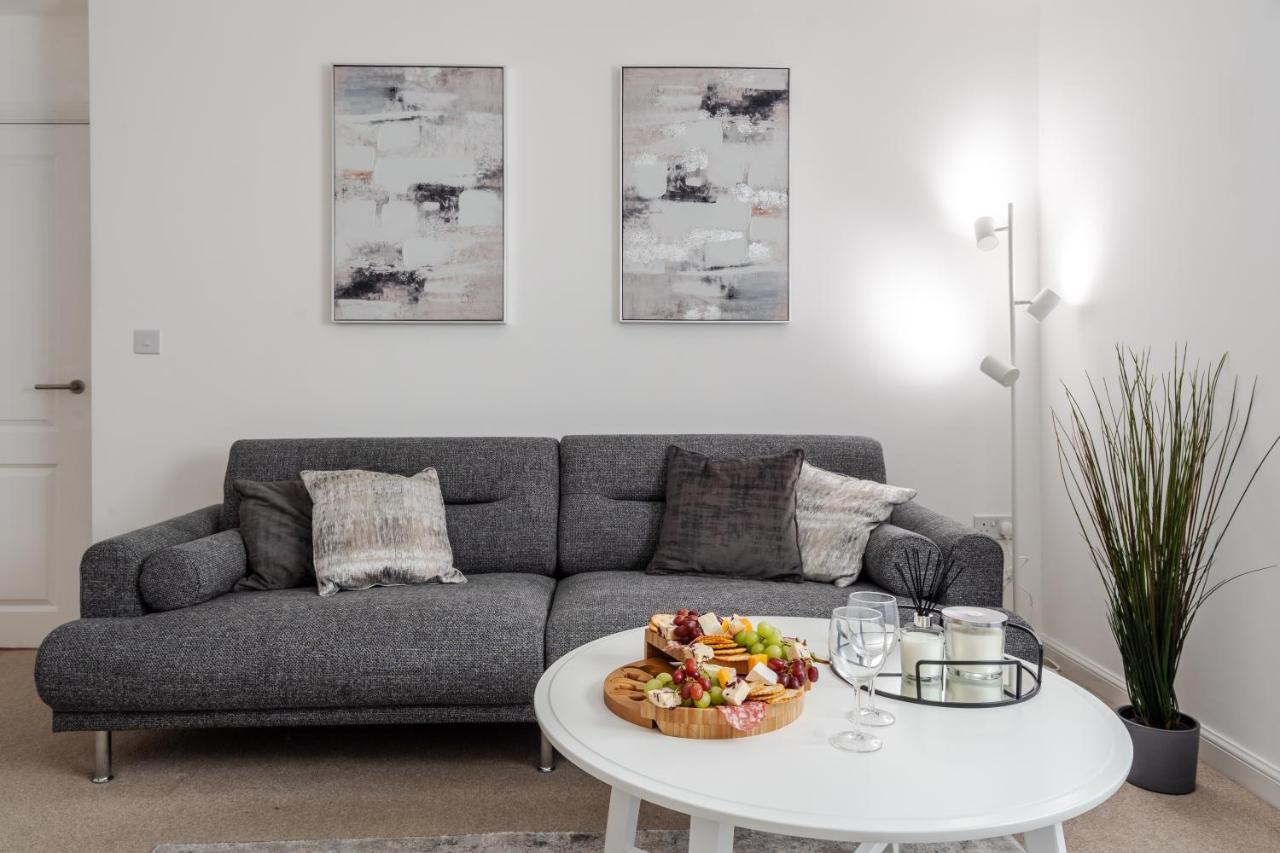 Lovely Modern 2 Bed City Centre Apartment With Free Parking - Double Or Twin Beds Available Wolverhampton Kültér fotó