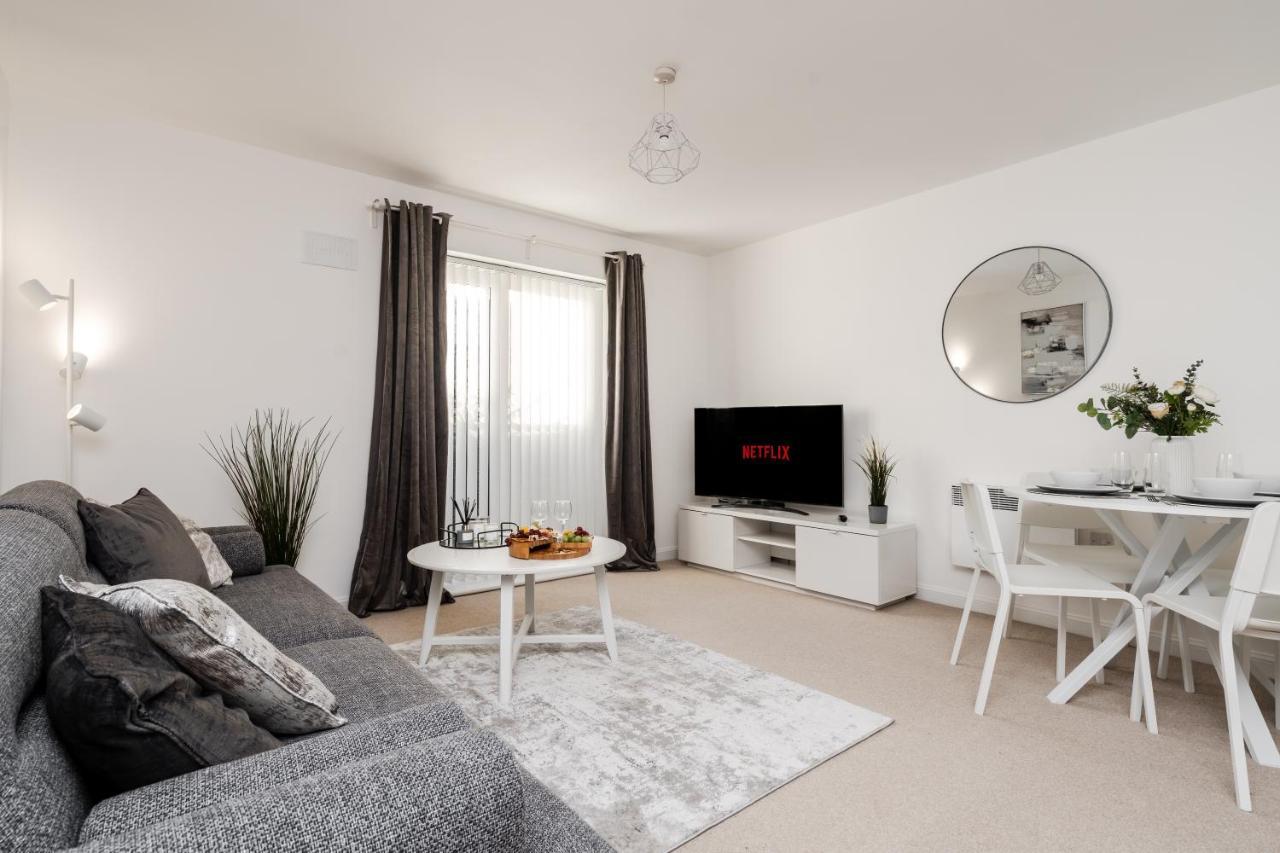 Lovely Modern 2 Bed City Centre Apartment With Free Parking - Double Or Twin Beds Available Wolverhampton Kültér fotó