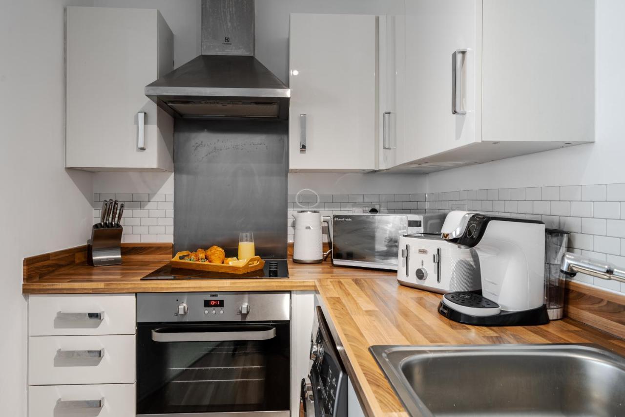 Lovely Modern 2 Bed City Centre Apartment With Free Parking - Double Or Twin Beds Available Wolverhampton Kültér fotó