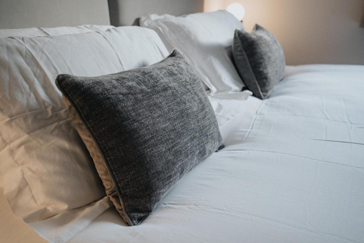 Lovely Modern 2 Bed City Centre Apartment With Free Parking - Double Or Twin Beds Available Wolverhampton Kültér fotó
